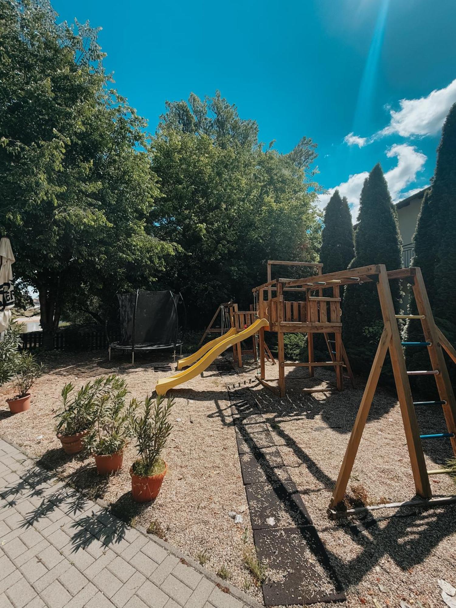 Sobri Halaszcsarda Es Panzio Baja Exterior photo
